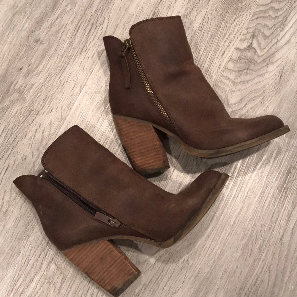Sbicca Chestnut Brown Booties